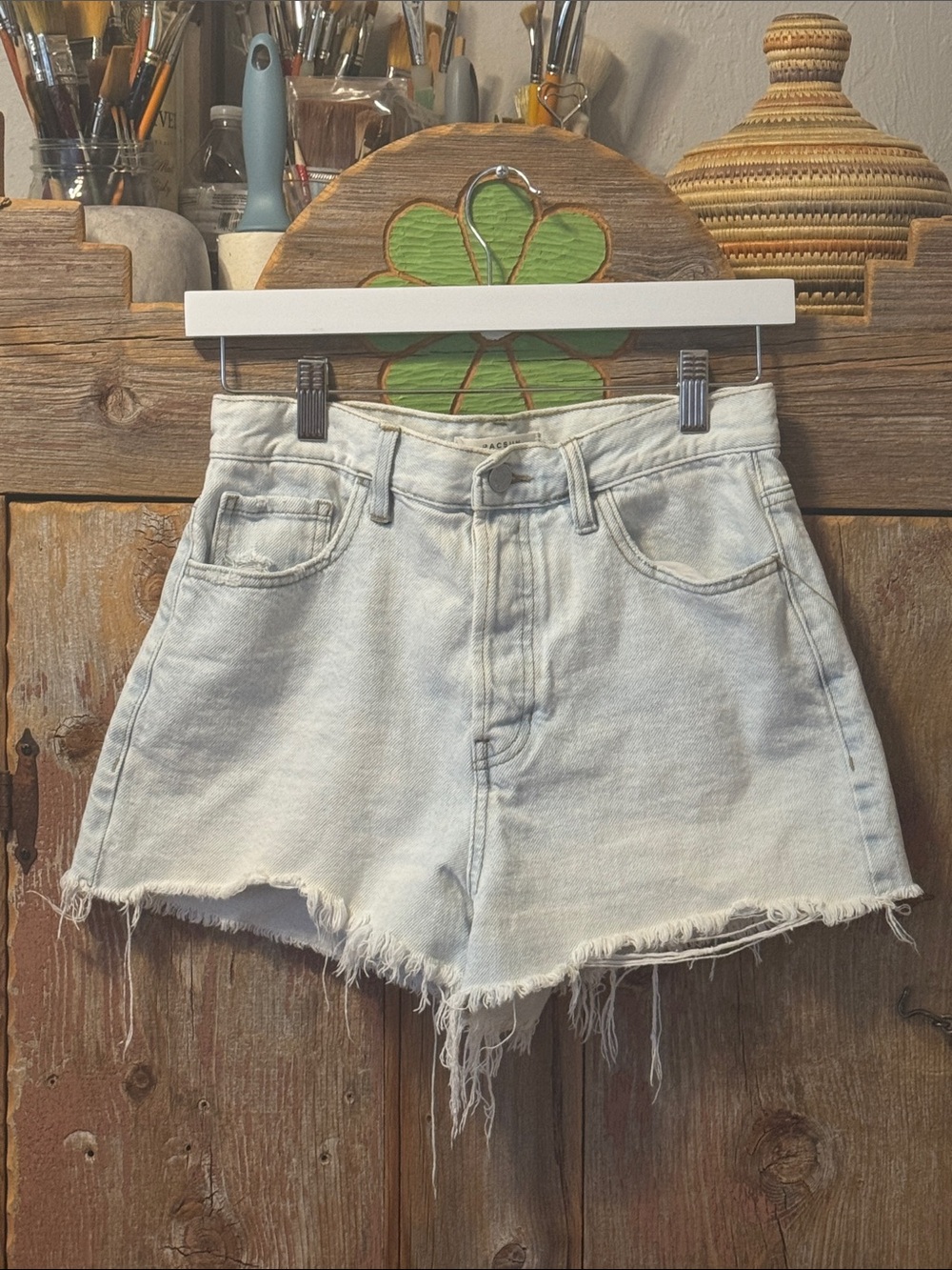 PacSun Women's Light Wash High-Rise Denim Shorts with Frayed Hem 27
